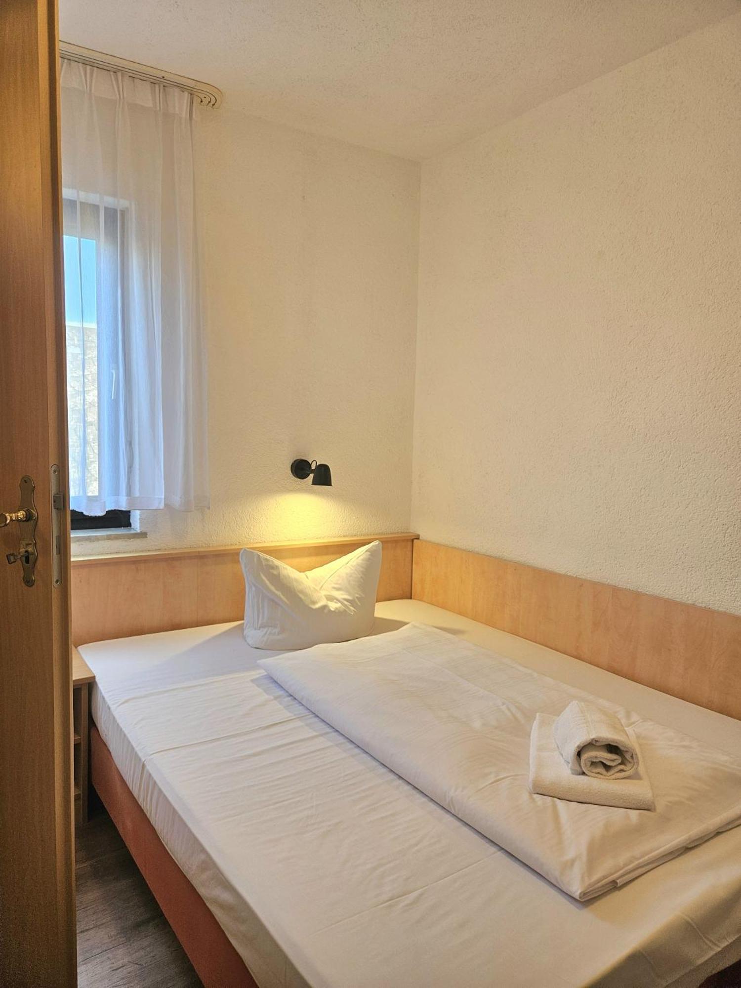 Weinhotel Des Riesling Zum Gruenen Kranz Rüdesheim am Rhein Quarto foto