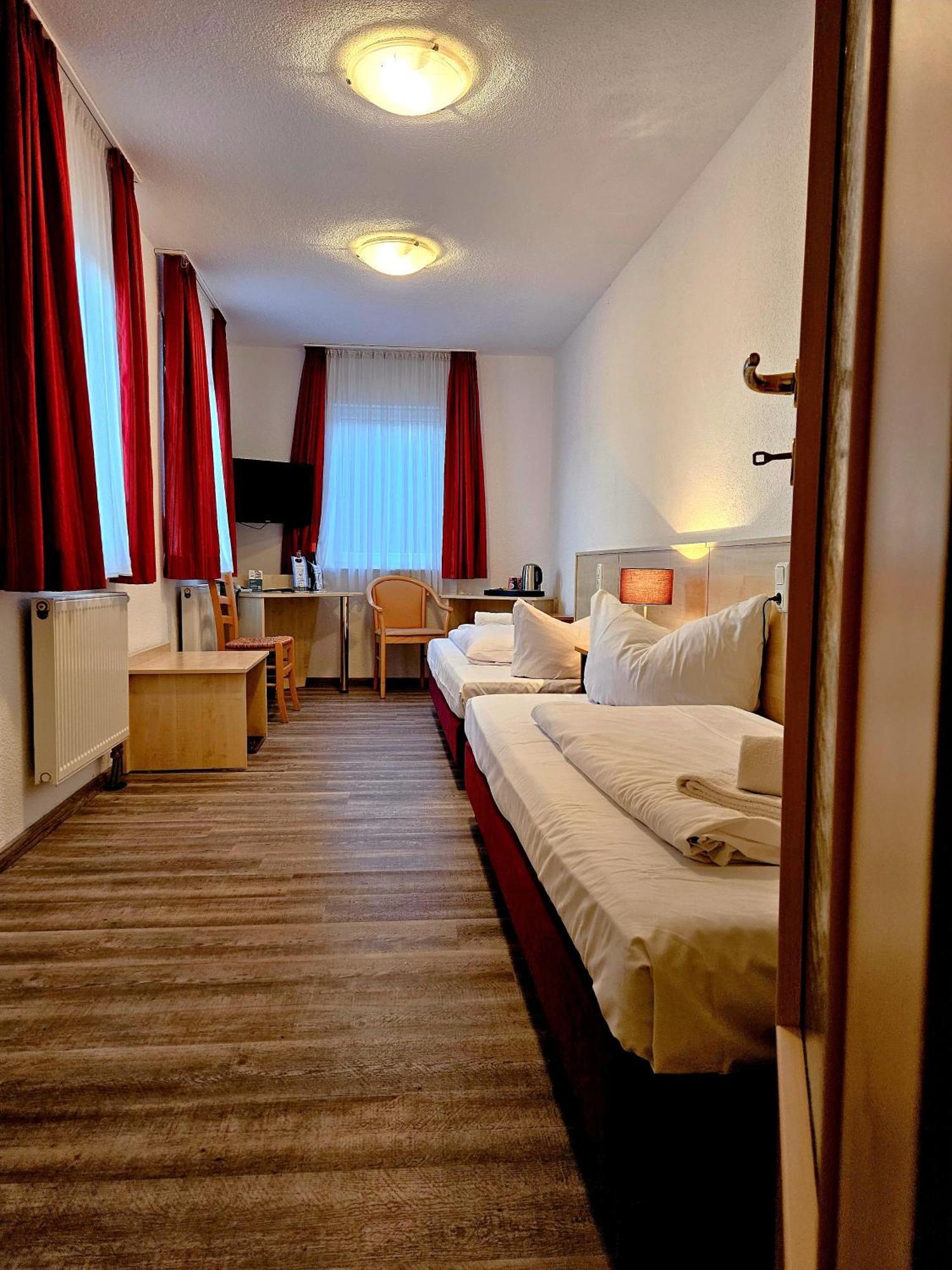 Weinhotel Des Riesling Zum Gruenen Kranz Rüdesheim am Rhein Quarto foto